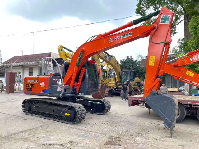 Pelle sur chenilles Hitachi ZX120 d'occasion avec pompe hydraulique