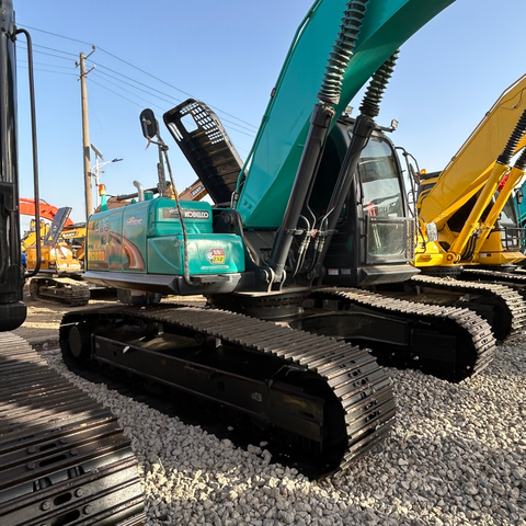 حفارة مجنزرة Kobelco SK200-8 مستعملة بمحرك Cummins في حالة جيدة