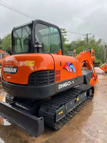 Miniexcavadora de orugas Doosan DH60-7 usada con bomba hidr&aacute;ulica